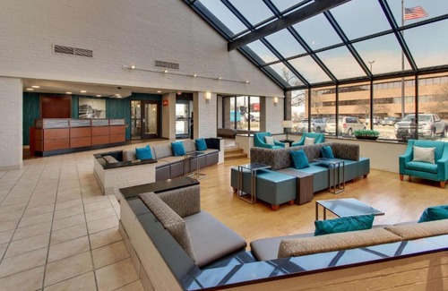 Airport Township Hotel | Pet-Friendly Pear Tree Inn St. Louis Airport with Pool Access