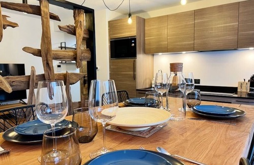 Les Gets Apartment | Cozy Pearl 001: Central Apartment for 5 with Kitchen & Breakfast