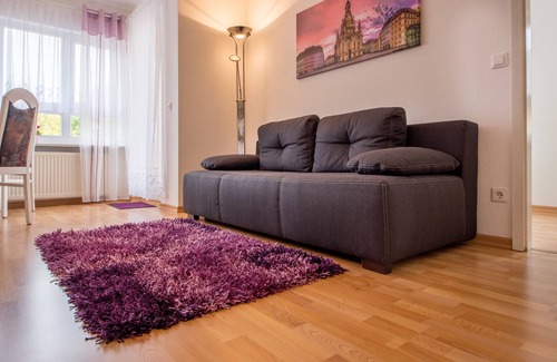 Sudvorstadt-Ost Apartment | Delightful Pearl at the Big Garden, Near Dresden Old Town