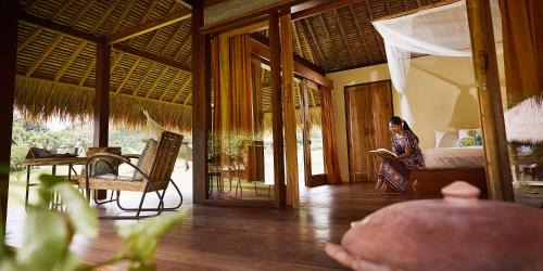 P. Gili Asahan Resort | Beachfront Pearl Beach Resort Gili Asahan with Spa & Dining