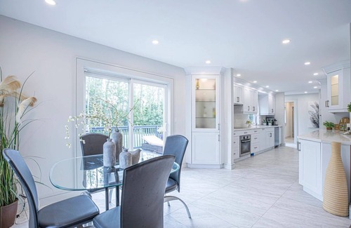 Georgina House | Experience Pearl by Lake Simcoe with Spa & Lake Views