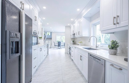 Georgina House | Experience Pearl by Lake Simcoe with Spa & Lake Views