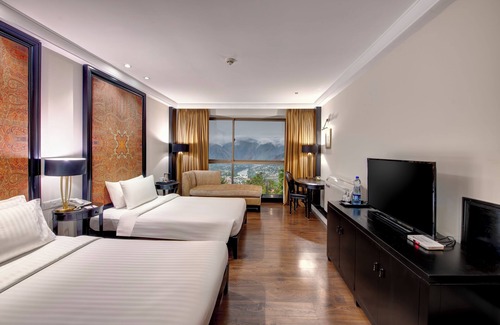 Muzaffarabad Hotel | Discover Pearl Continental Hotel Muzaffarabad: 4-Star Comfort