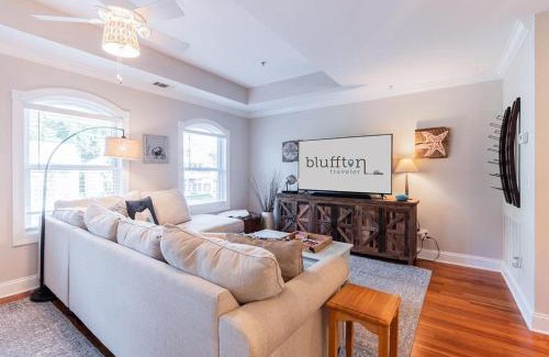 Bluffton House | Discover Pearl of the Promenade: Pet-Friendly Retreat