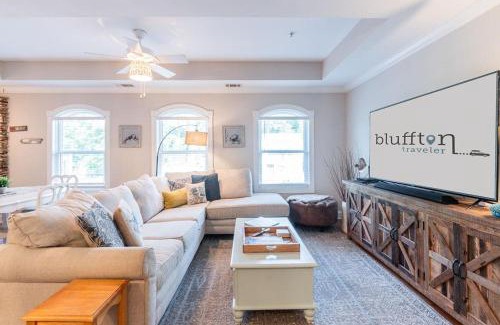 Bluffton House | Discover Pearl of the Promenade: Pet-Friendly Retreat