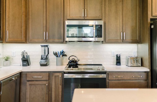 Bermuda Bay Condo | Pearl Point - Serene Retreat, Large End Unit, Peaceful Views