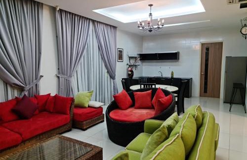 Batu Ferringhi Villa | Top-Rated Pearl Residences with Hot Tub & Family Amenities