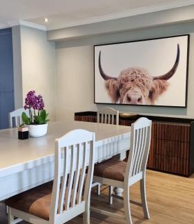 Cape Winelands Cabin | Exceptional Golf Lodge at Pearl Valley with Ocean Views