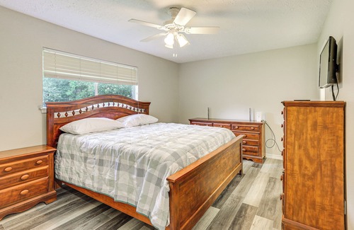 Pearland House | Inviting Pearland Home with Patio Near Downtown Houston