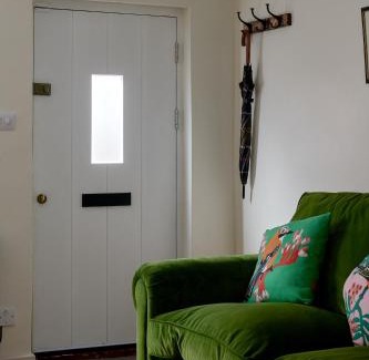Farnham House | Oceanfront Pearls Cottage: Rated 9.3/10 & Family-Friendly