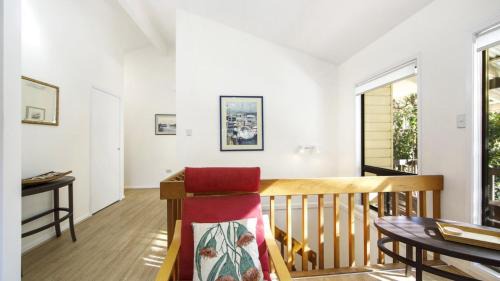 Pearl Beach House | Discover Pearlside: Pet Friendly with Free WiFi & Child Care