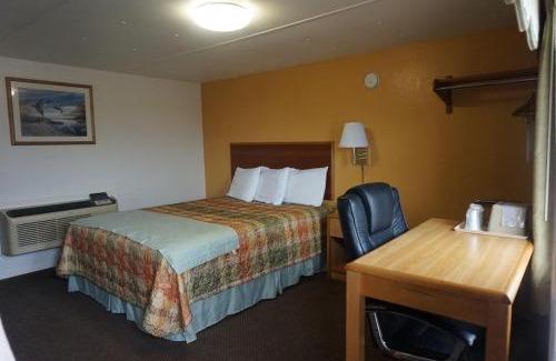 Pearsall Hotel | Family-Friendly Stay at Pearsall Executive Inn Awaits