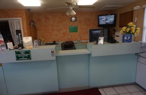 Pearsall Hotel | Family-Friendly Stay at Pearsall Executive Inn Awaits