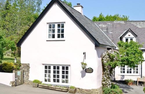 Northlew House | Discover Peartree Cottage: Pet & Child Friendly Getaway