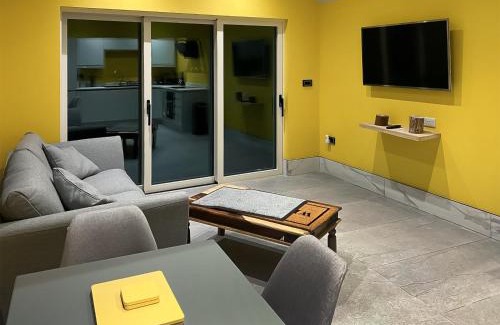 Sheffield House | Pet and Child Friendly Retreat at Peartree Cottage