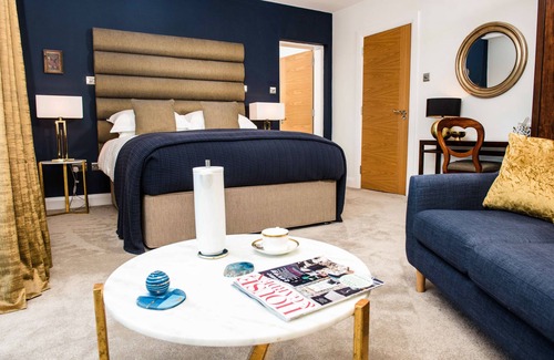 Belfast Bed & Breakfast | Experience Peartree Hill: 5-Star Stay with Top Amenities