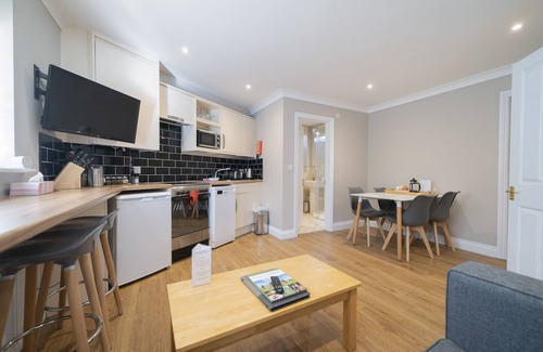 Salisbury Apartment | Pet-Friendly Peartree Serviced Apartments with Breakfast Included