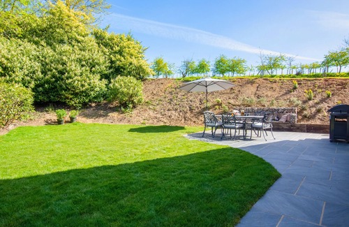 Irstead House | Pet-Friendly Peaty Cottage: Cozy Two-Bedroom Getaway