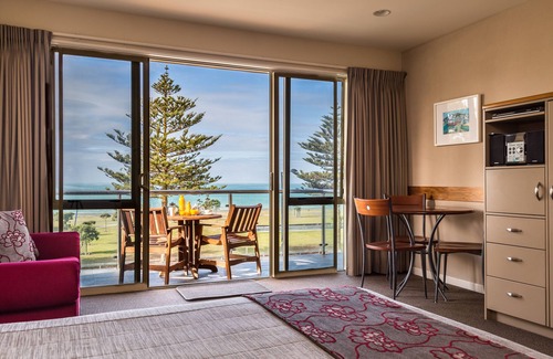 Napier Hotel | Experience Pebble Beach Motor Inn: Top-Rated Comfort & Amenities