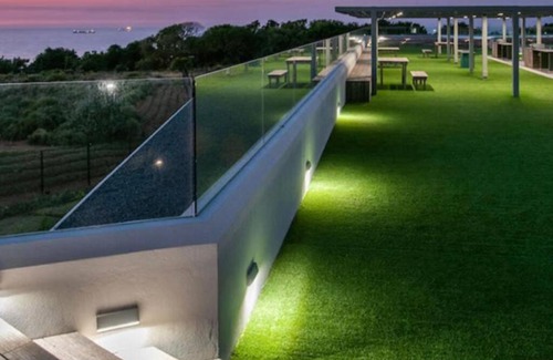 Hillhead Apartment | Beautiful Pebble Beach Sea Views with Private Oceanfront Access