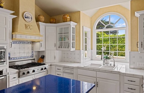 Del Monte Forest House | Idyllic Pebble Beach Sweet Pea - Steps to the Shore