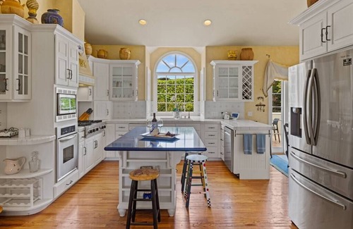 Del Monte Forest House | Idyllic Pebble Beach Sweet Pea - Steps to the Shore