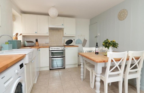 St Just House | Cozy Pebble Cottage with Ocean View & Child-Friendly Perks