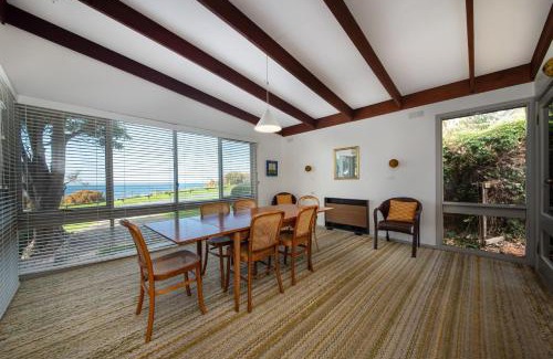 Flinders House | Discover Pebble Views: Pet-Friendly Family Getaway