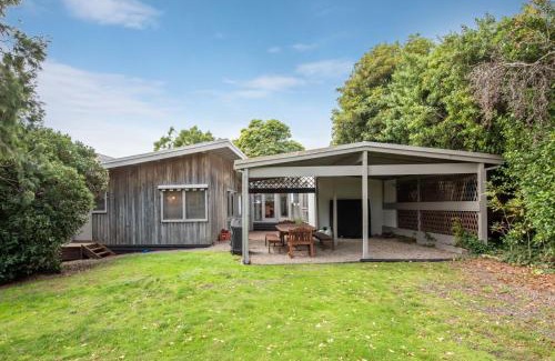 Flinders House | Discover Pebble Views: Pet-Friendly Family Getaway