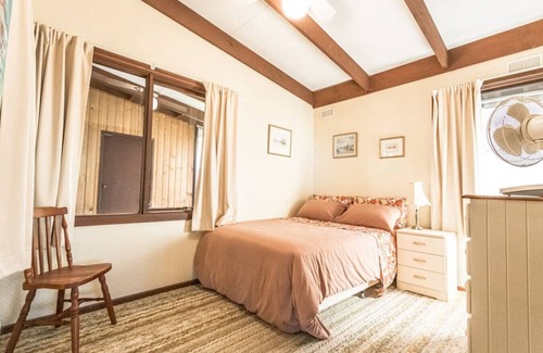 Flinders House | Unforgettable Pebble Views with Oceanfront Charm
