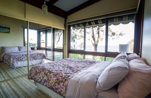 Flinders House | Unforgettable Pebble Views with Oceanfront Charm