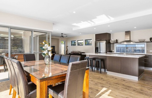 Casuarina House | Elegant Pebbles at Casuarina Beach with Pool & Ocean View
