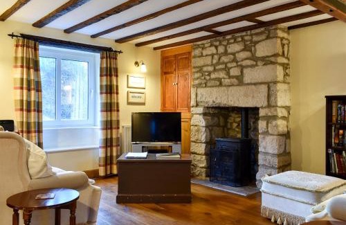 Portland House | Exceptional Pebbles Hotel: Guest Rated 9.8, Pet Friendly Stay