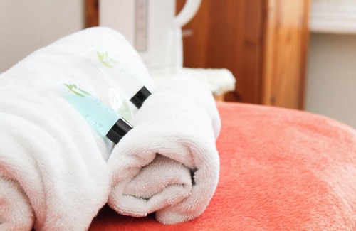 Southampton House | Budget-Friendly Pebbles Guest House - Family-Friendly Stay