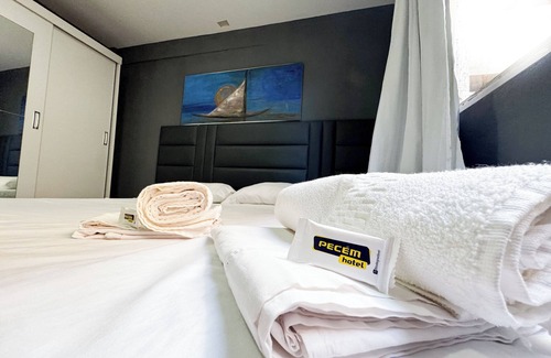 Pecém Hotel | Discover Comfort at Pousada Caminho do Porto with Pool & Spa