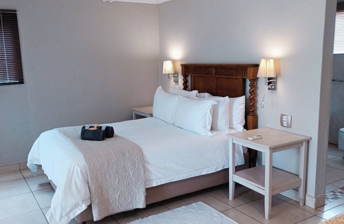 Louis Trichardt Bed & Breakfast | Pecan Farm Guesthouse