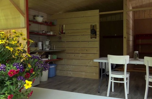 Le Buisson-de-Cadouin House | Pet-Friendly Pecan Nut Safari Lodge with Pool & Breakfast