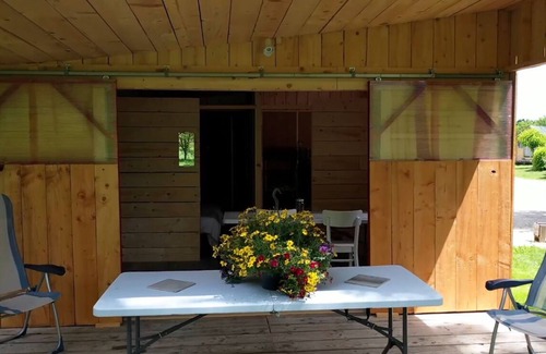 Le Buisson-de-Cadouin House | Pet-Friendly Pecan Nut Safari Lodge with Pool & Breakfast