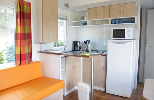Le Buisson-de-Cadouin House | Pet-Friendly Pecan y Mobile Home with Pool & Breakfast