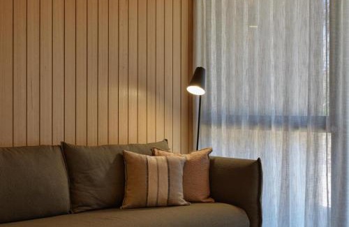 Strathgordon Hotel | Discover Pedder Wilderness Lodge: Family-Friendly Retreat