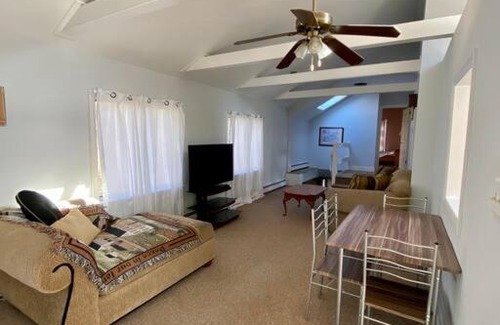 Holicong Apartment | Pet-Friendly Peddlers Carriage House for Families