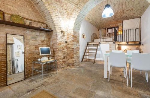 Historic Castle District Apartment | Family-Friendly Stay at Pedra's Apartment with Great Amenities