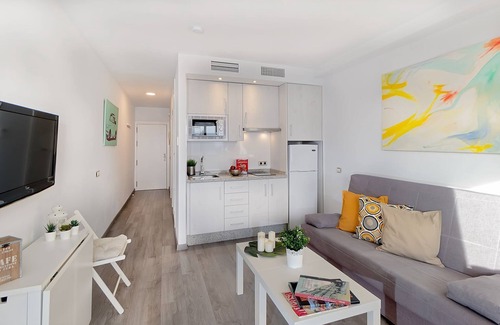 Las Acacias Apartment | Beachfront Pedregalejo Apartment with Pool and Ocean Views