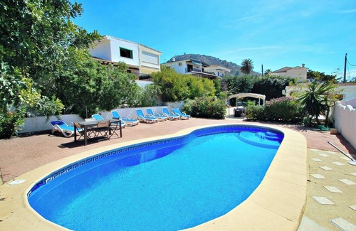 El Portet Villa | Relaxing Pedro 6: Oceanfront Holiday Home with Pool