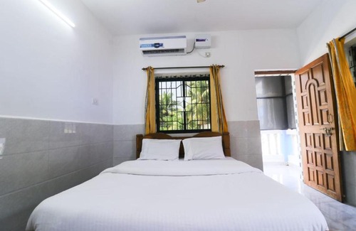Calangute House | Top-Rated Pedrus Place with Oceanfront Views Await You