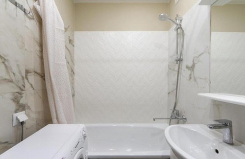 Leisi Apartment | Child-Friendly Peep Apt: Your Perfect Family Getaway