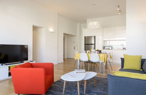 Tel Aviv City Center Apartment | Prime Location with Ocean View & Pool - FRISHMAN/DIZENGOFF