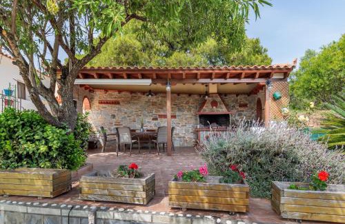 Alikias House | Family-Friendly Retreat at Pefkos Cottage Awaits You