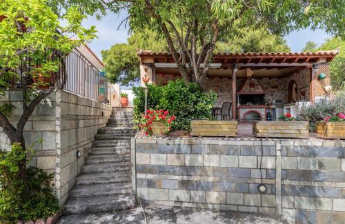 Alikias House | Family-Friendly Retreat at Pefkos Cottage Awaits You