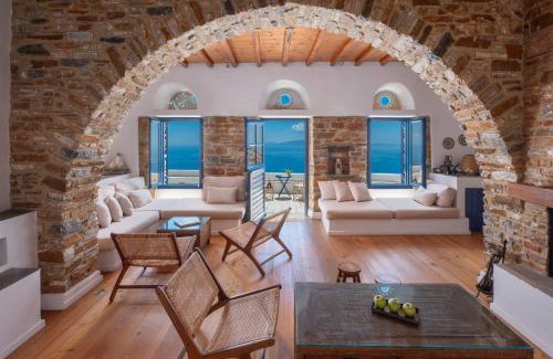 Kardiani Villa | Experience Comfort at Peftasteri Villa - 4-Star Retreat